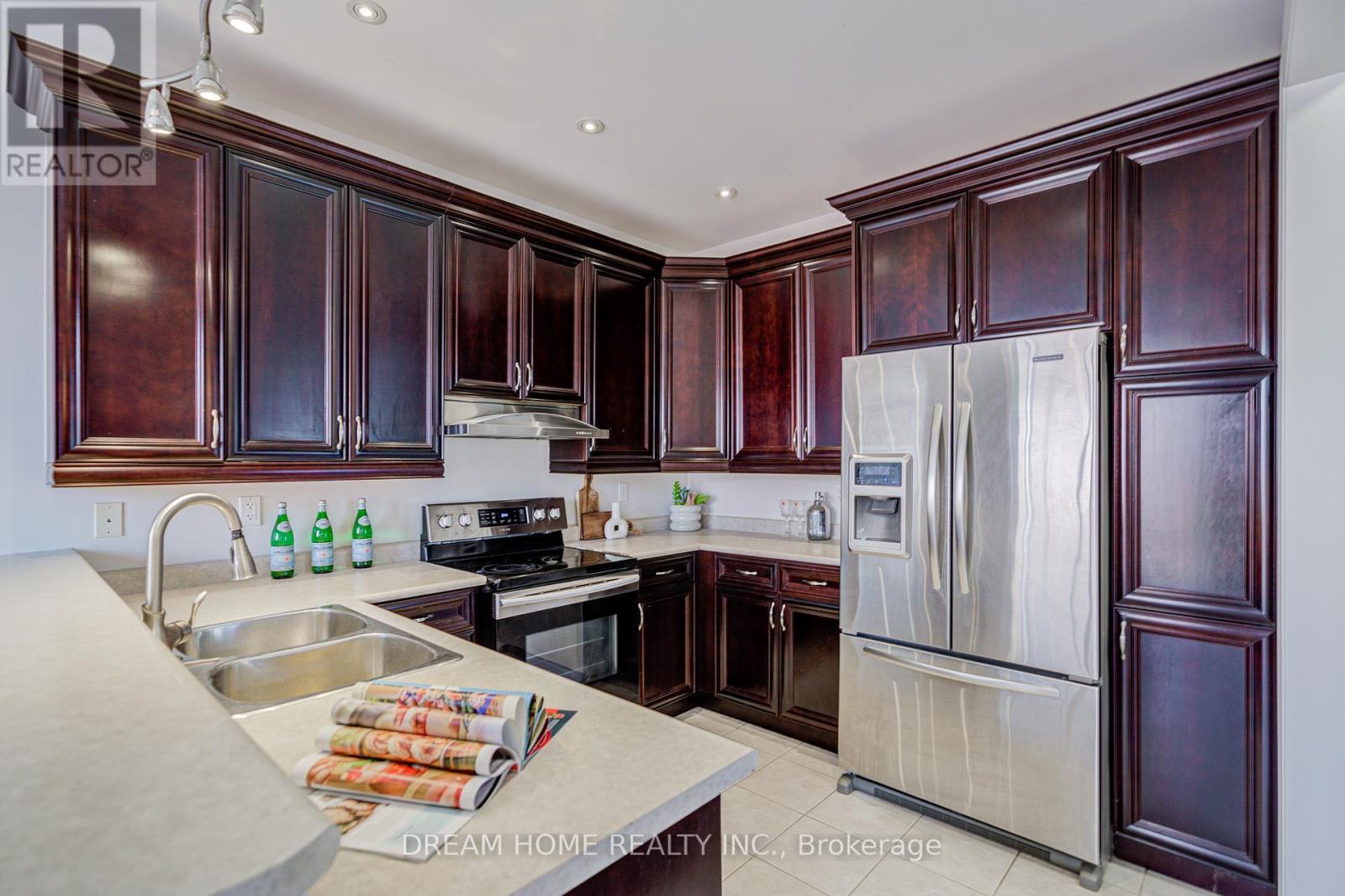 3519 Trilogy Trail, Mississauga, Ontario  L5M 7Y1 - Photo 21 - W12380468