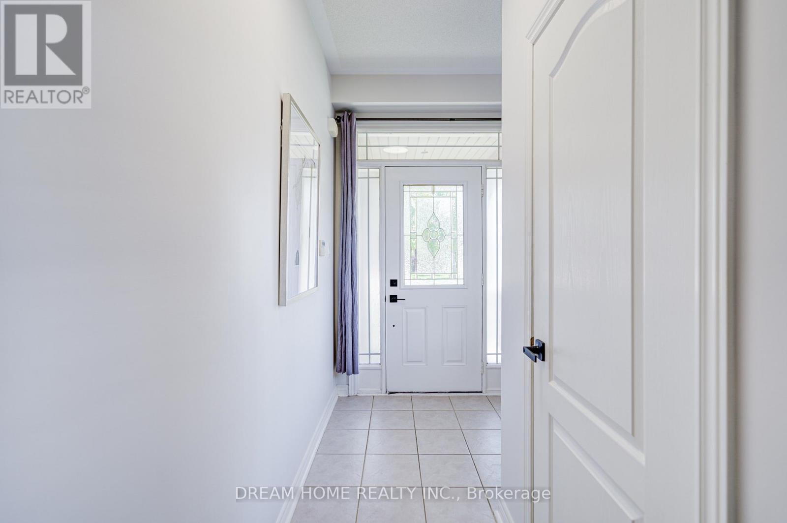 3519 Trilogy Trail, Mississauga, Ontario  L5M 7Y1 - Photo 4 - W12380468