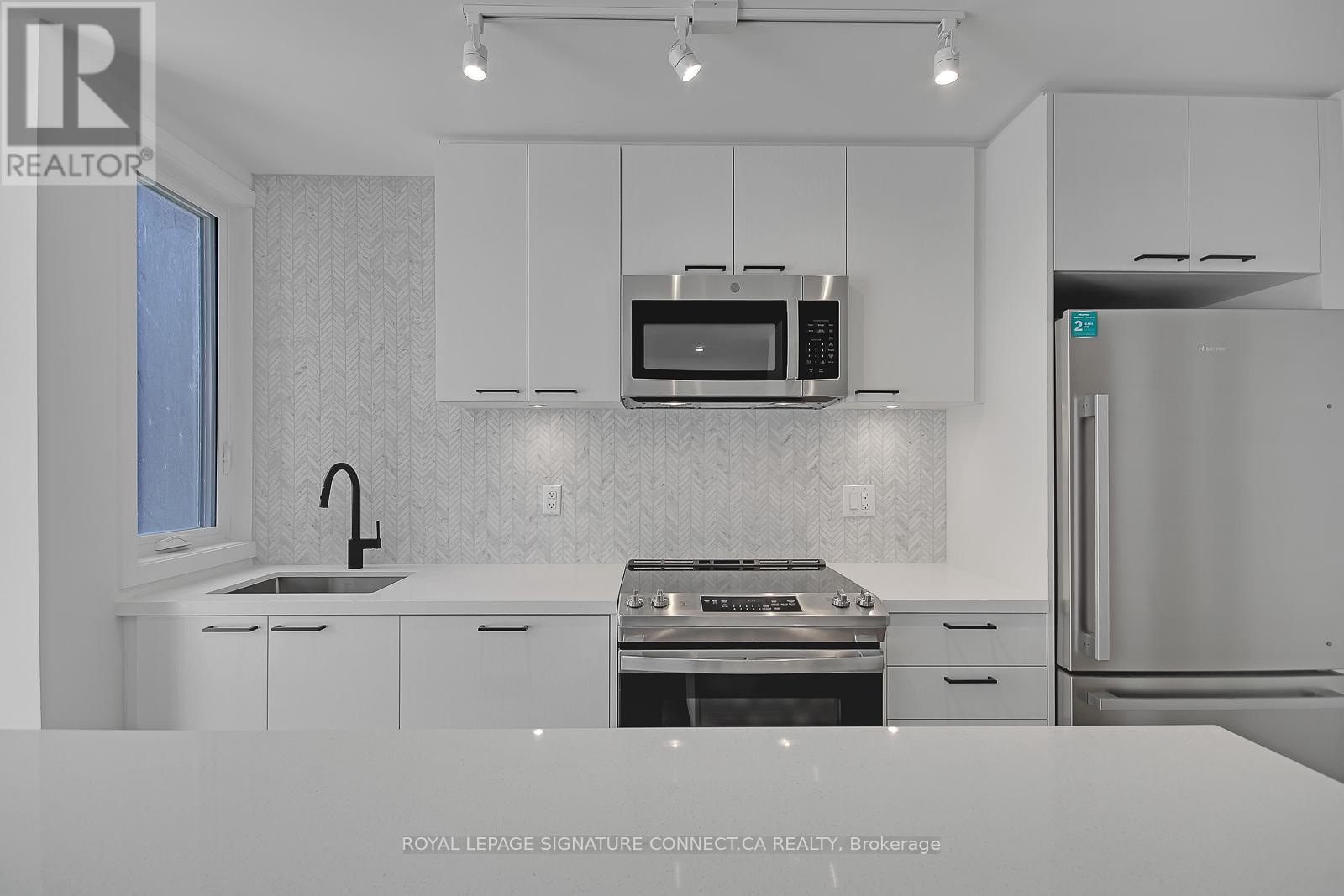 20 - 20 Ed Clark Gardens, Toronto, Ontario  M6N 0B5 - Photo 10 - W12380476
