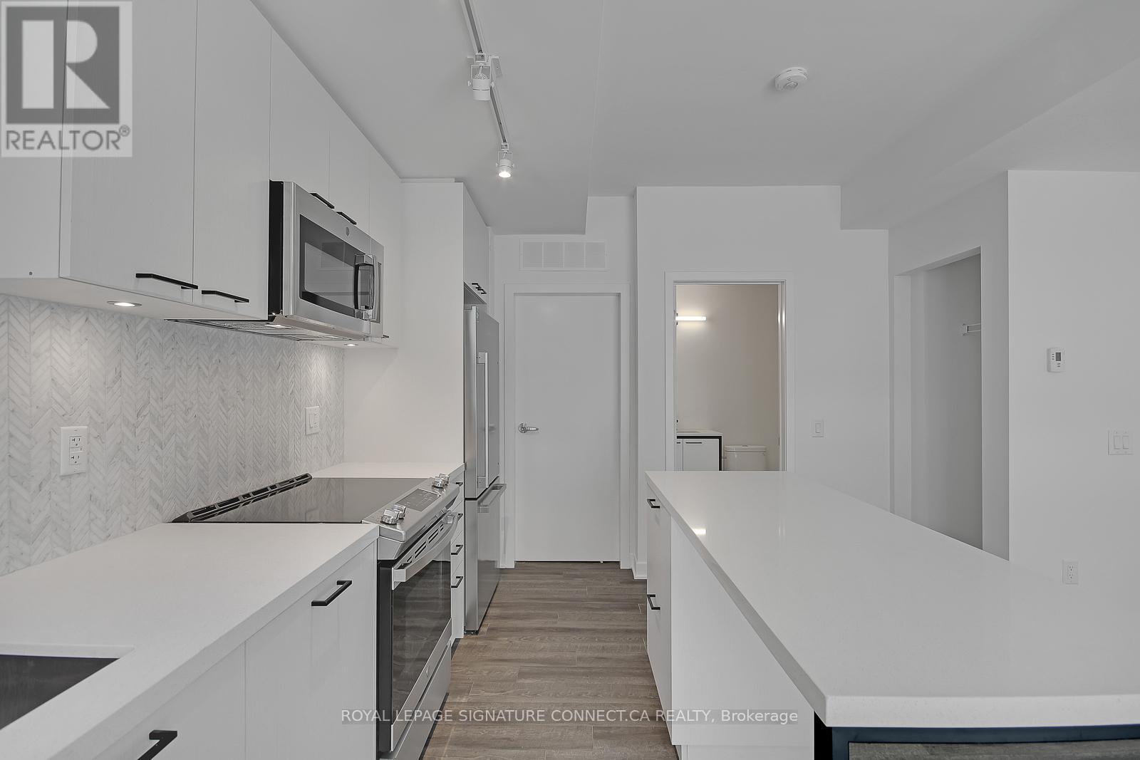 20 - 20 Ed Clark Gardens, Toronto, Ontario  M6N 0B5 - Photo 13 - W12380476
