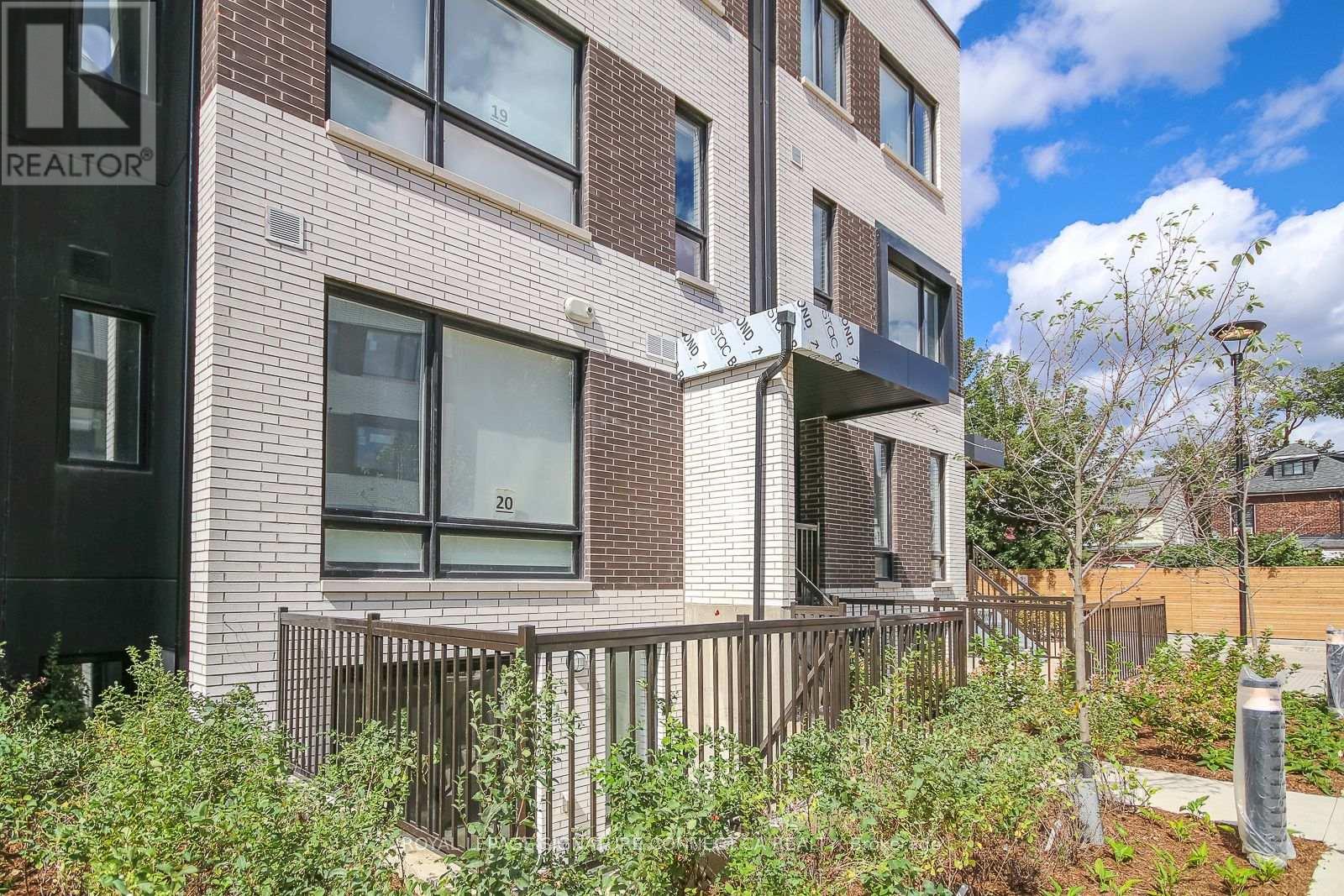 20 - 20 Ed Clark Gardens, Toronto, Ontario  M6N 0B5 - Photo 2 - W12380476