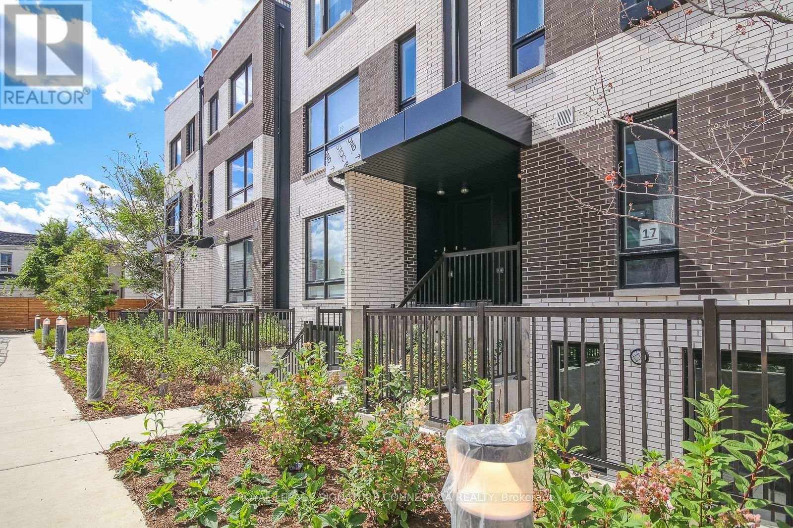 20 - 20 Ed Clark Gardens, Toronto, Ontario  M6N 0B5 - Photo 3 - W12380476