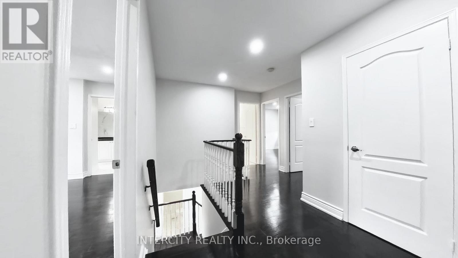 16 Sestina Court, Brampton, Ontario  L6P 1R9 - Photo 9 - W12380484