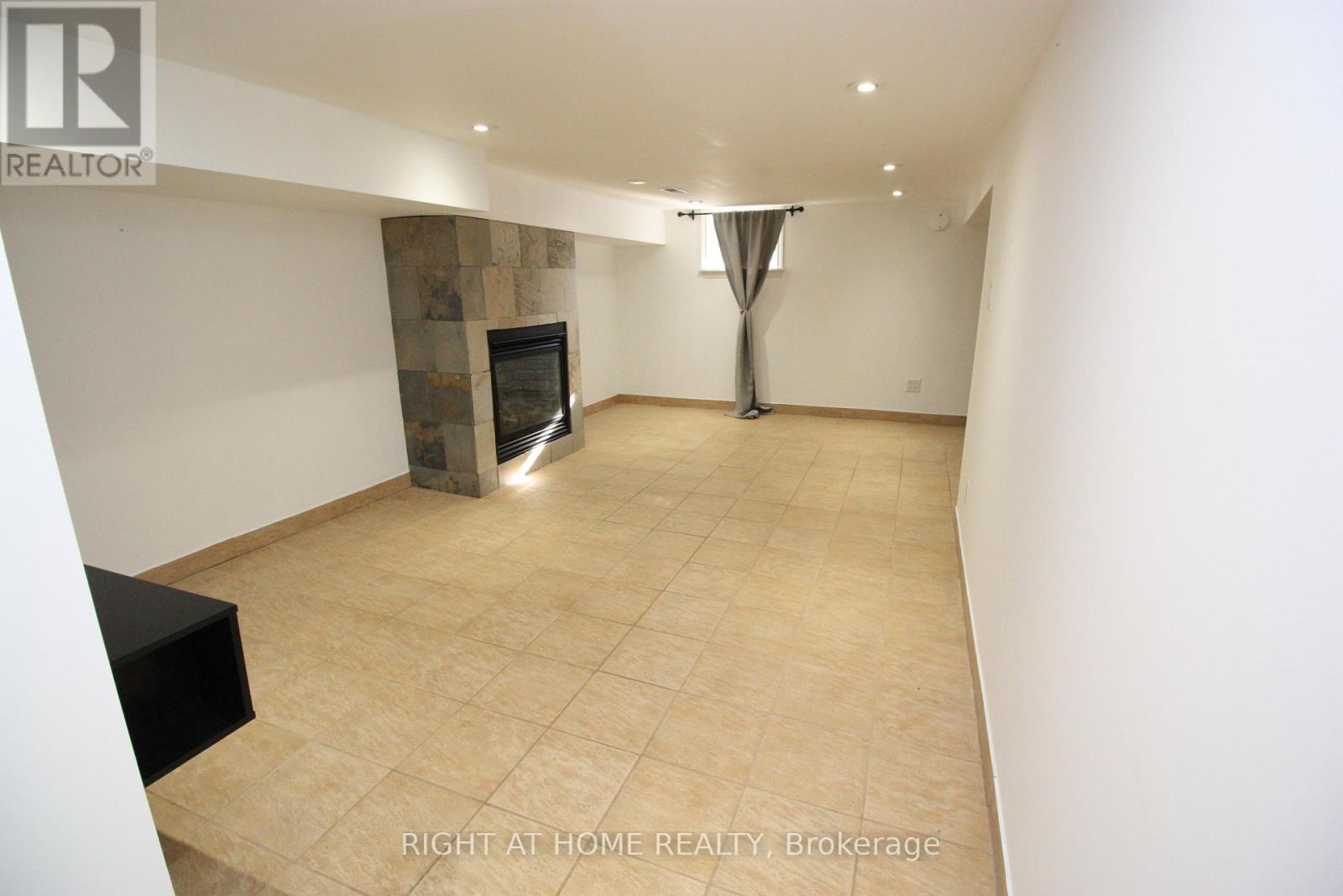 479 Rimilton Avenue, Toronto, Ontario  M8W 2H2 - Photo 10 - W12380498