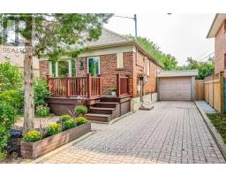 479 RIMILTON AVENUE, Toronto, Ontario