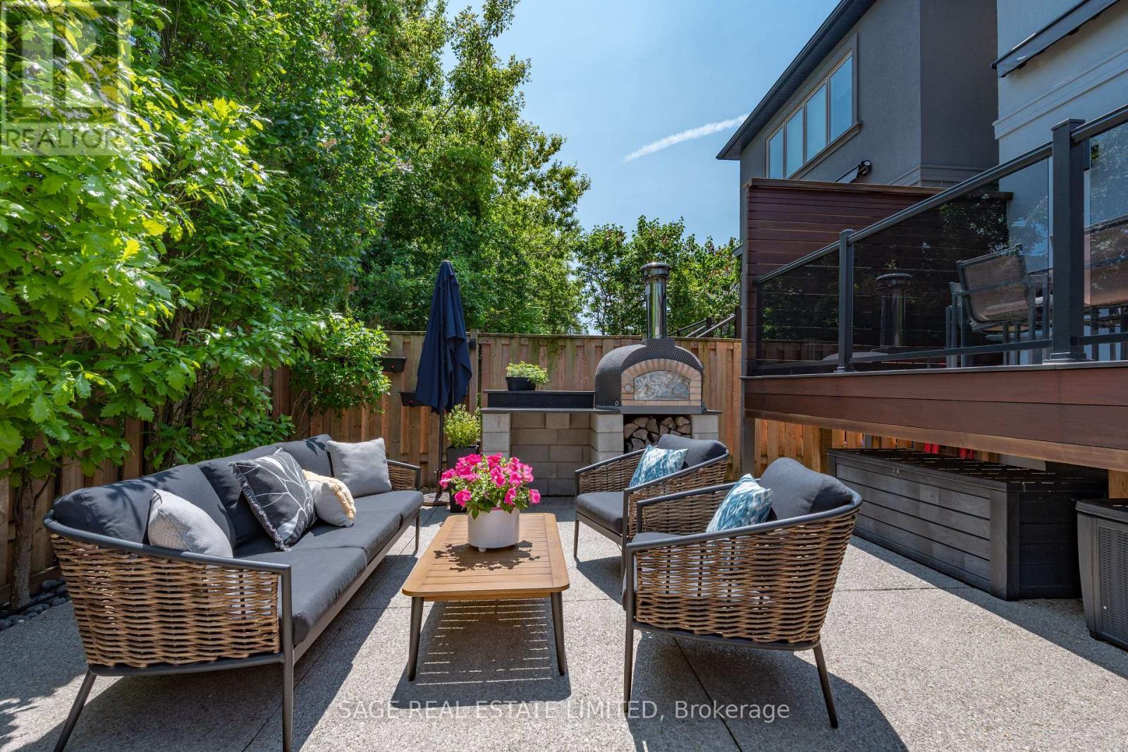 81b Seventeenth Street, Toronto, Ontario  M8V 3K5 - Photo 11 - W12380540