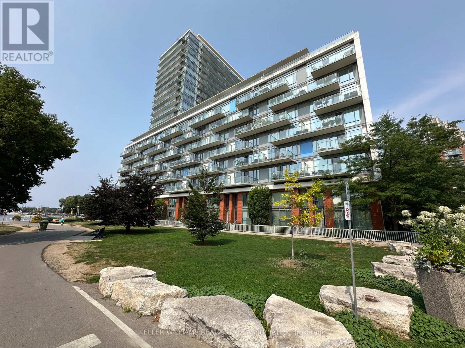 1002 - 90 Stadium Road, Toronto, Ontario  M5V 3W5 - Photo 1 - C12111423