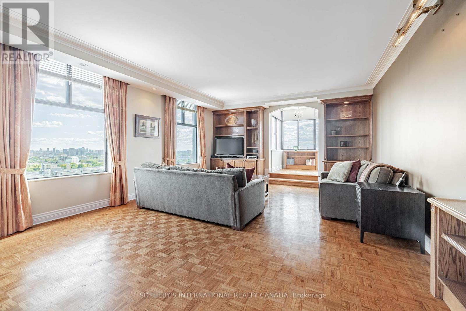 13 - 423 Avenue Road, Toronto, Ontario  M4V 2H7 - Photo 8 - C12375560