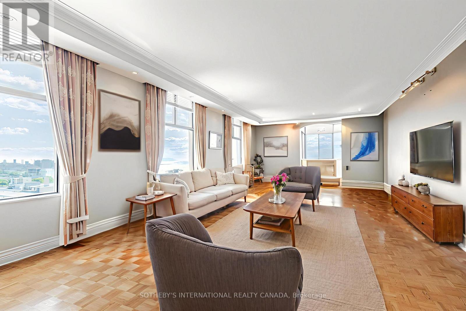 13 - 423 Avenue Road, Toronto, Ontario  M4V 2H7 - Photo 4 - C12375560