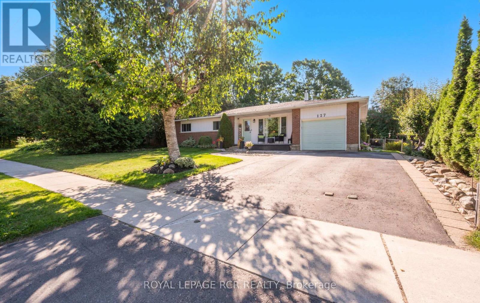 127 Jane Street, Shelburne, Ontario  L9V 2W6 - Photo 3 - X12380395