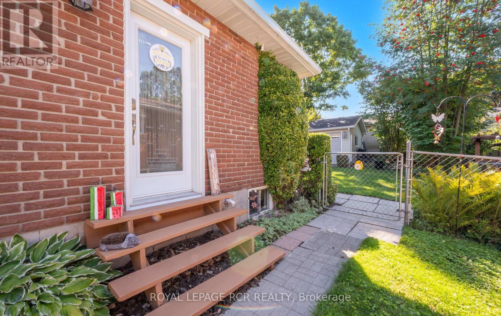 127 Jane Street, Shelburne, Ontario  L9V 2W6 - Photo 5 - X12380395