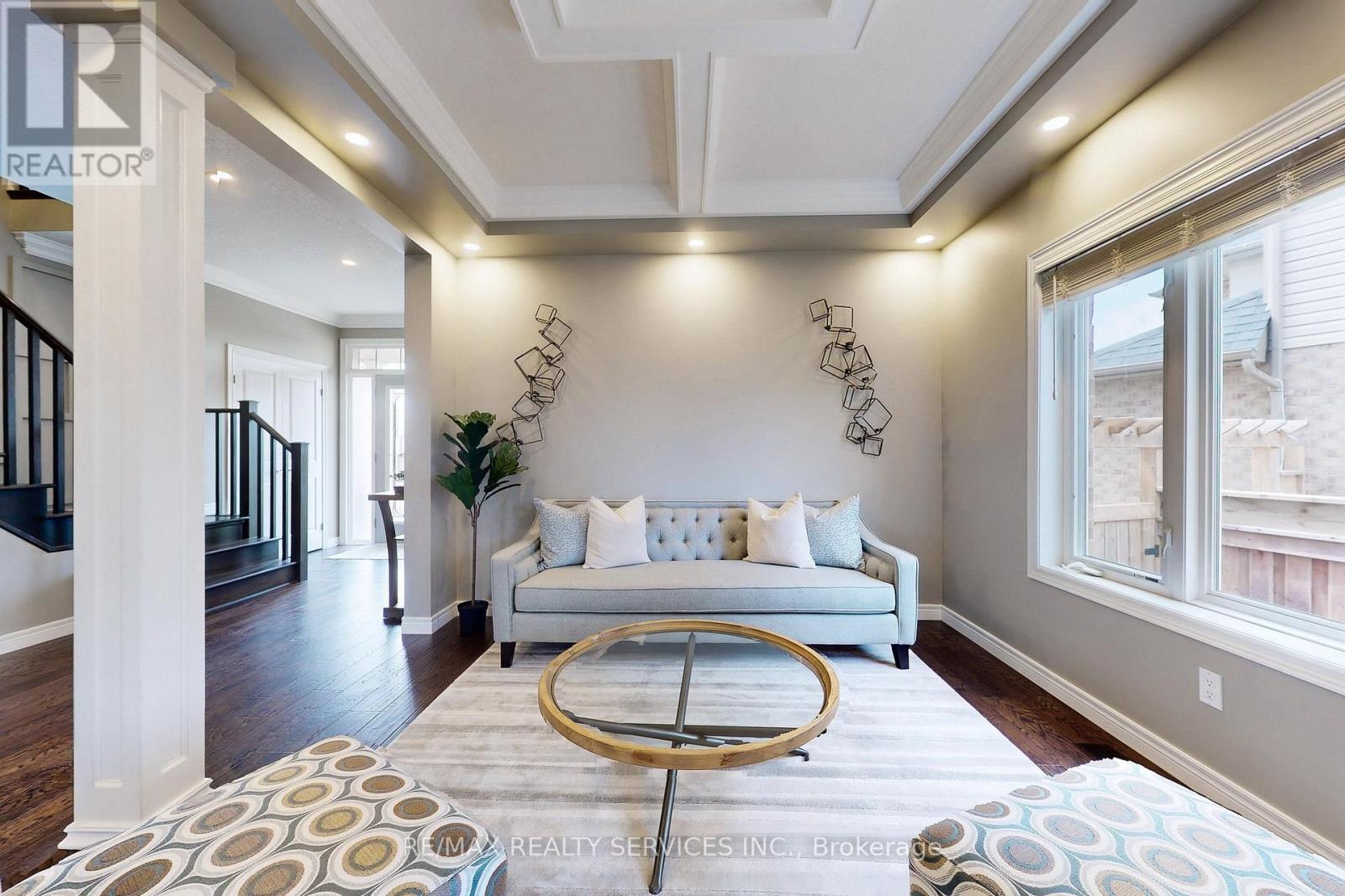 Property at 330 FESTIVAL WAY image 5