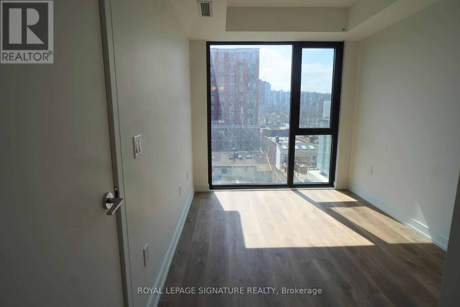 606 - 1 Jarvis Street, Hamilton, Ontario  L8R 0A8 - Photo 6 - X12380509