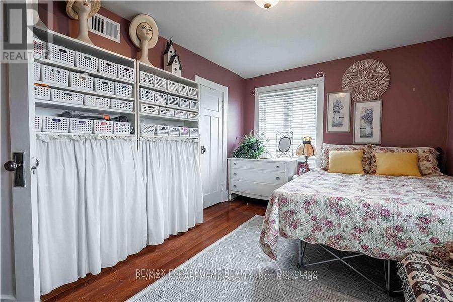 99 Argyle Street N, Haldimand, Ontario  N3W 1B8 - Photo 21 - X12380517