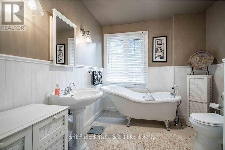 99 Argyle Street N, Haldimand, Ontario  N3W 1B8 - Photo 28 - X12380517
