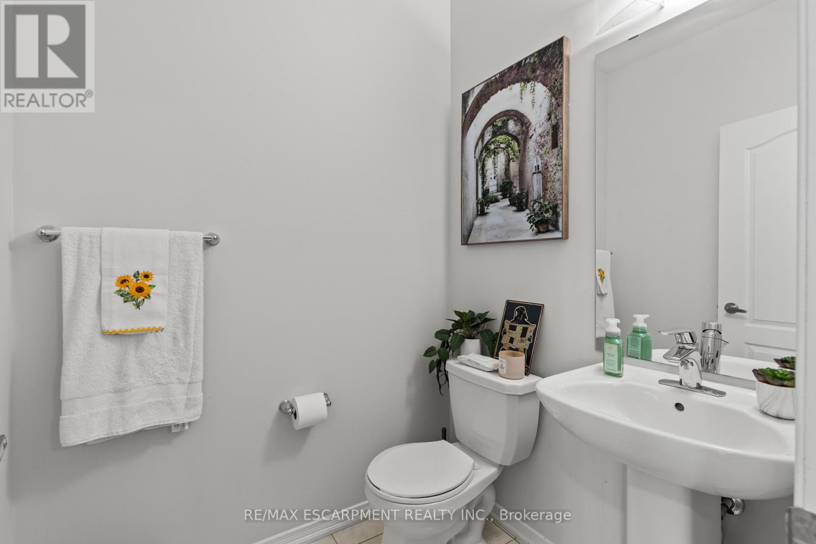 62 Esther Crescent, Thorold, Ontario  L3B 0G2 - Photo 18 - X12380535