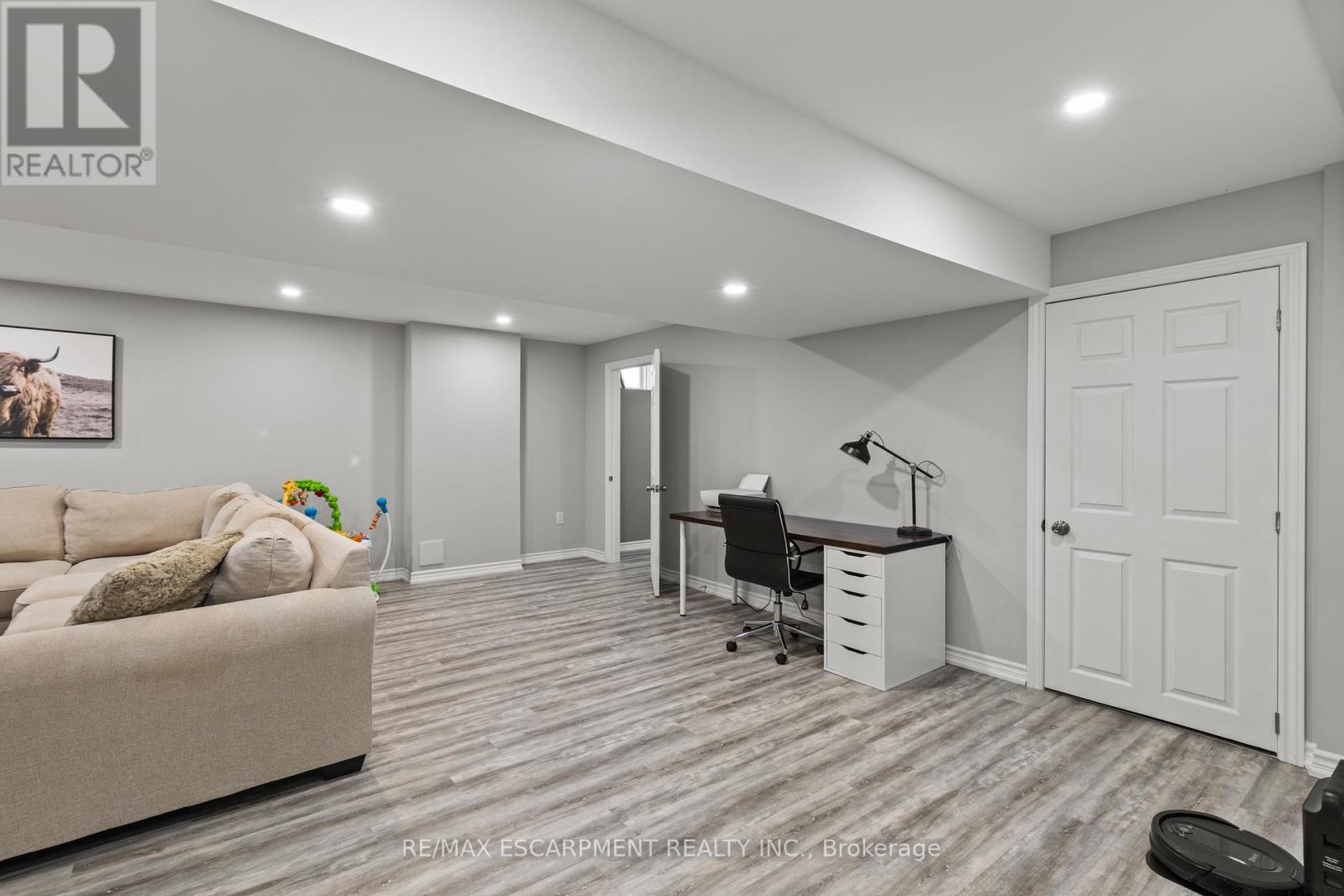 62 Esther Crescent, Thorold, Ontario  L3B 0G2 - Photo 35 - X12380535