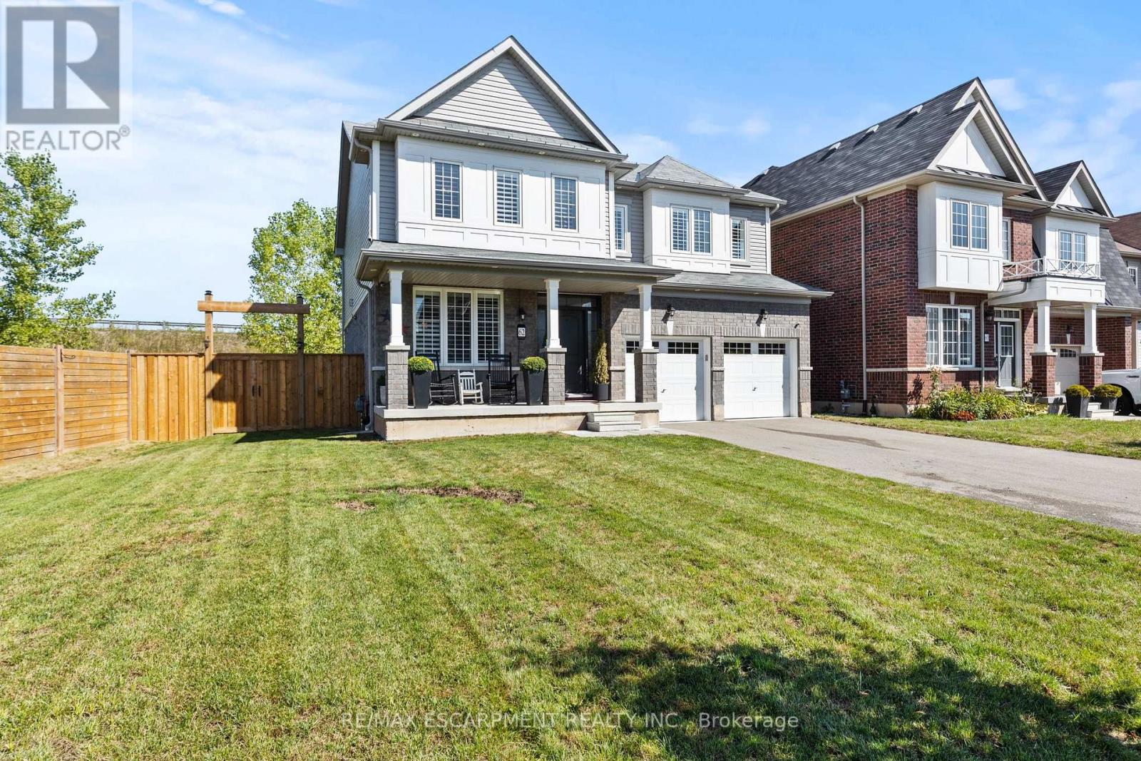 62 Esther Crescent, Thorold, Ontario  L3B 0G2 - Photo 4 - X12380535