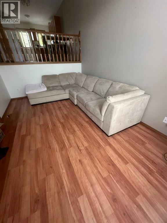 191 Rocky Mountain Boulevard W, Lethbridge, Alberta  T1K 6S4 - Photo 2 - A2252854