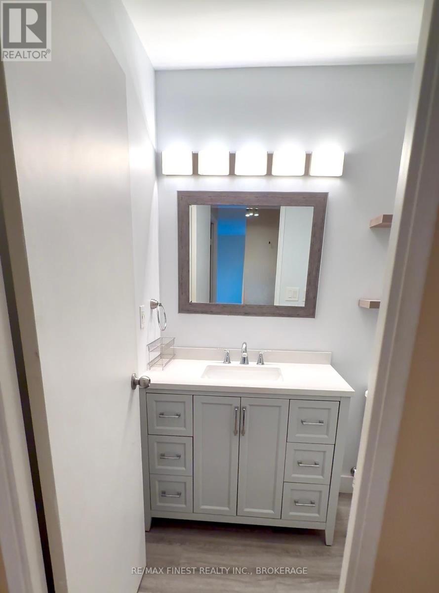 212 - 17 Eldon Hall Place, Kingston, Ontario  K7M 7H5 - Photo 5 - X12380925