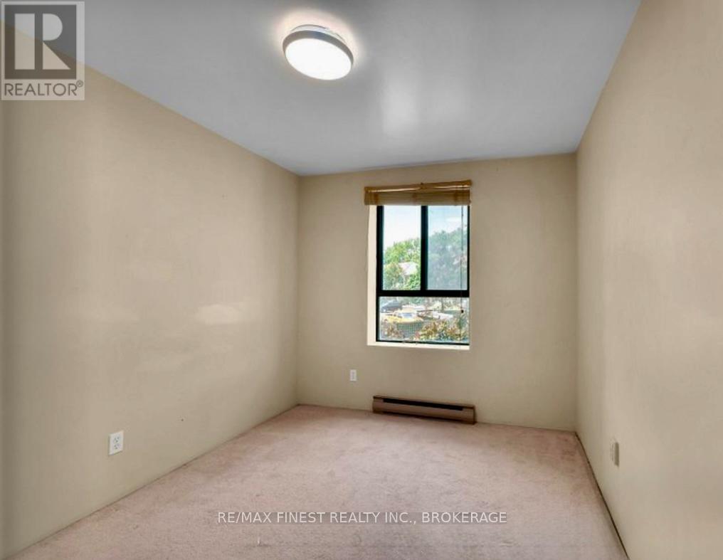 212 - 17 Eldon Hall Place, Kingston, Ontario  K7M 7H5 - Photo 7 - X12380925