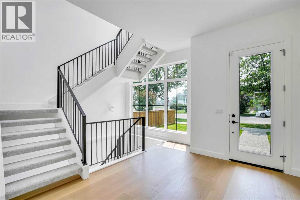 Property at 636 10 Avenue NE image 3