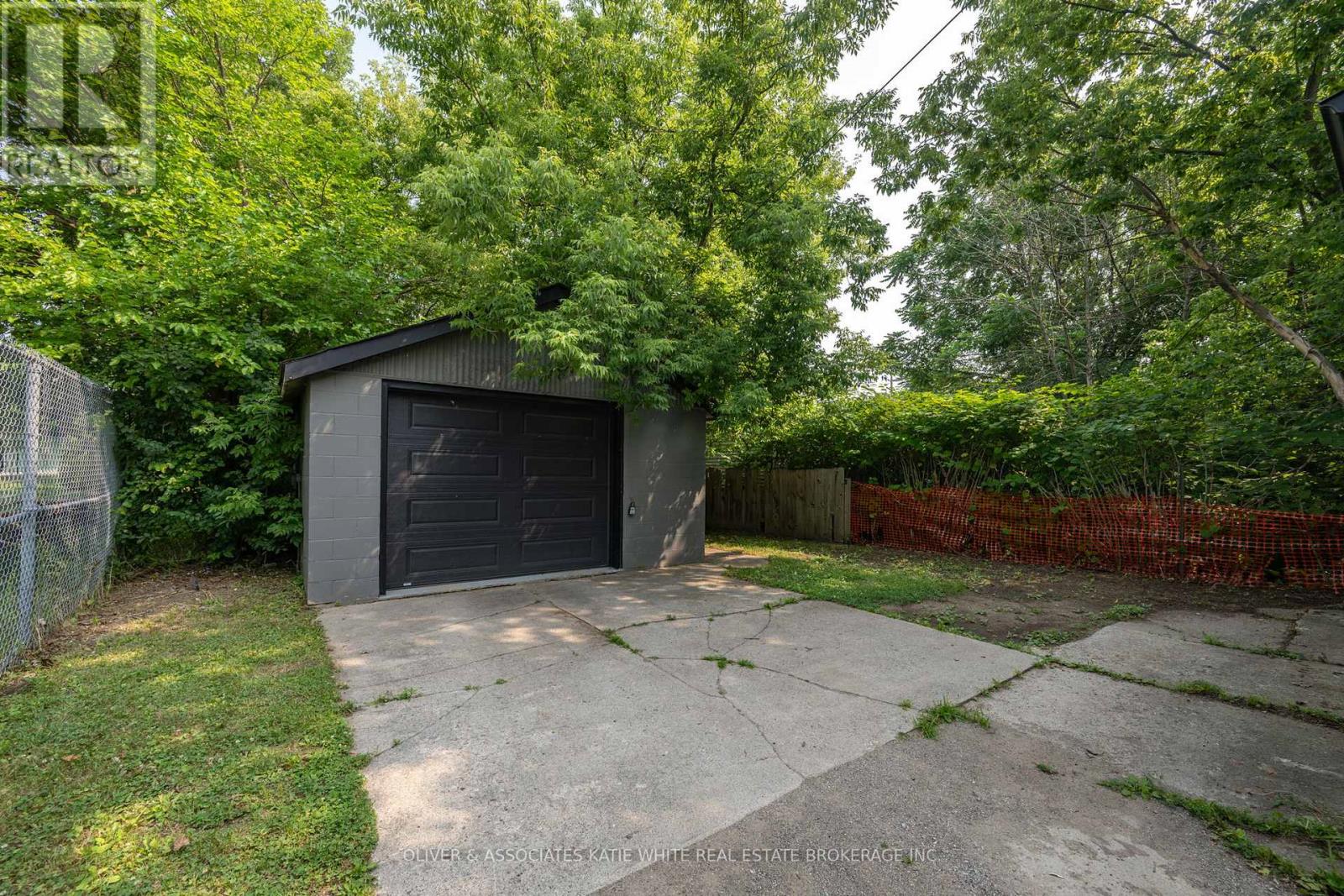 452 South Street, London East (East K), Ontario  N6B 1C2 - Photo 3 - X12380719