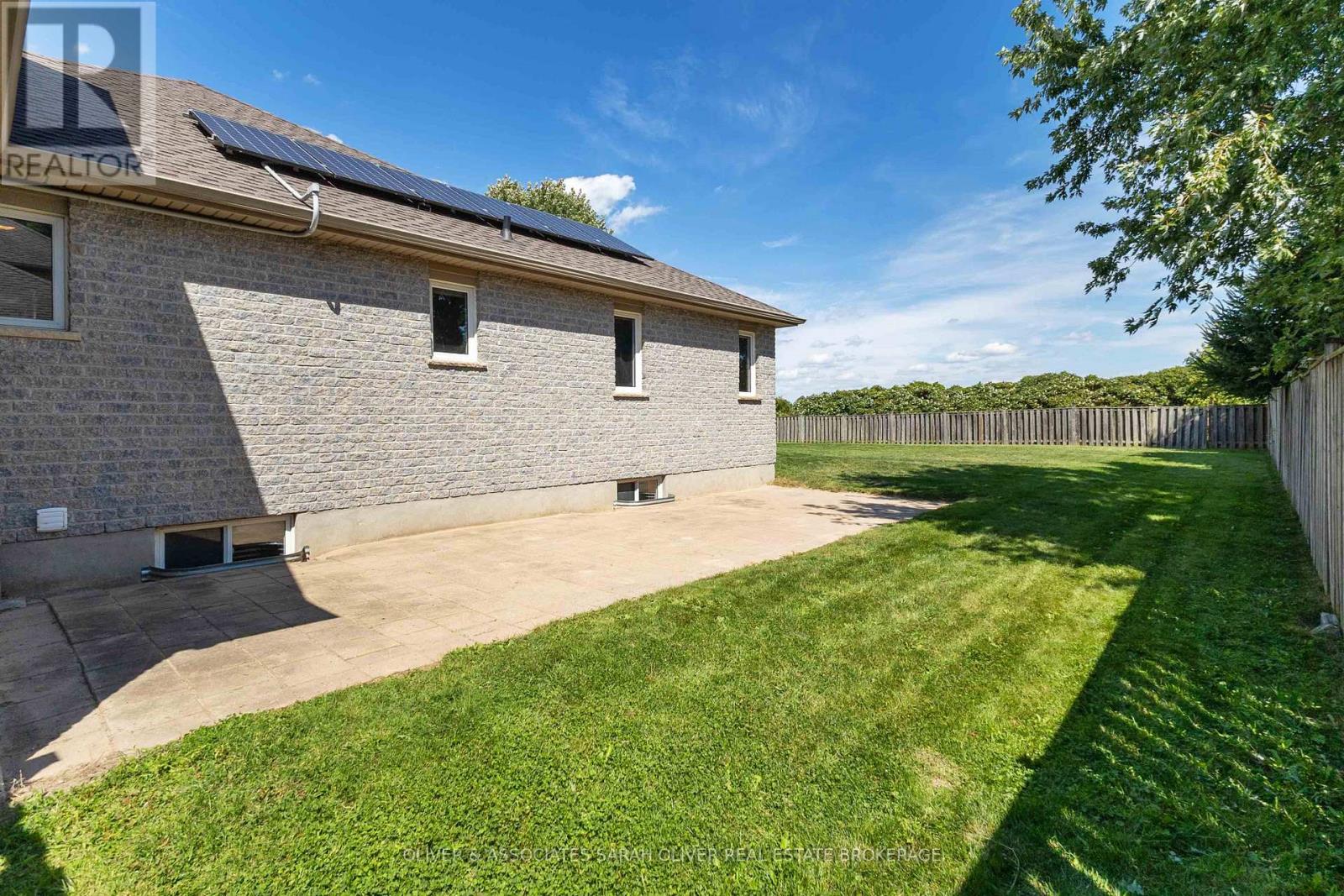 18 Highland Street, Middlesex Centre, Ontario  N0L 1E0 - Photo 34 - X12380748