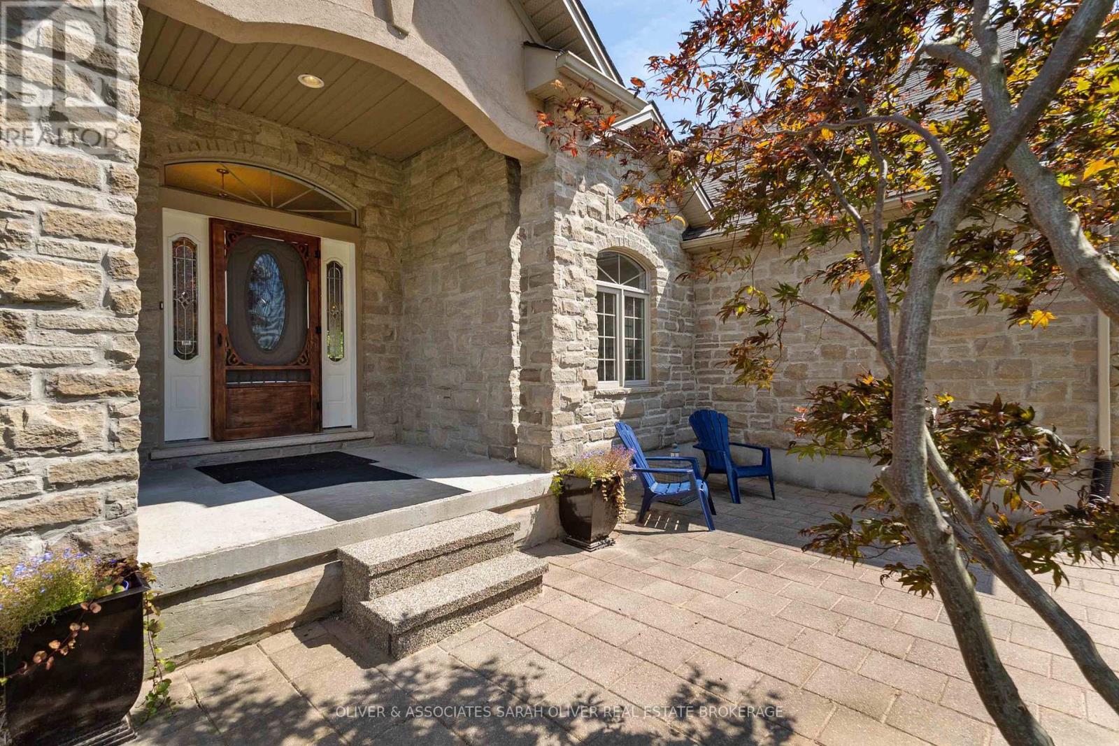 18 Highland Street, Middlesex Centre, Ontario  N0L 1E0 - Photo 4 - X12380748