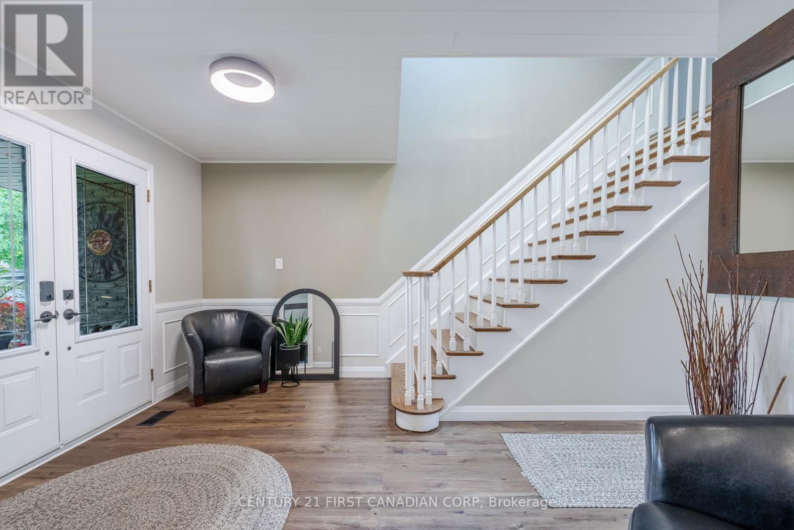 1360 Hastings Drive, London North, Ontario  N5X 2J3 - Photo 2 - X12380801