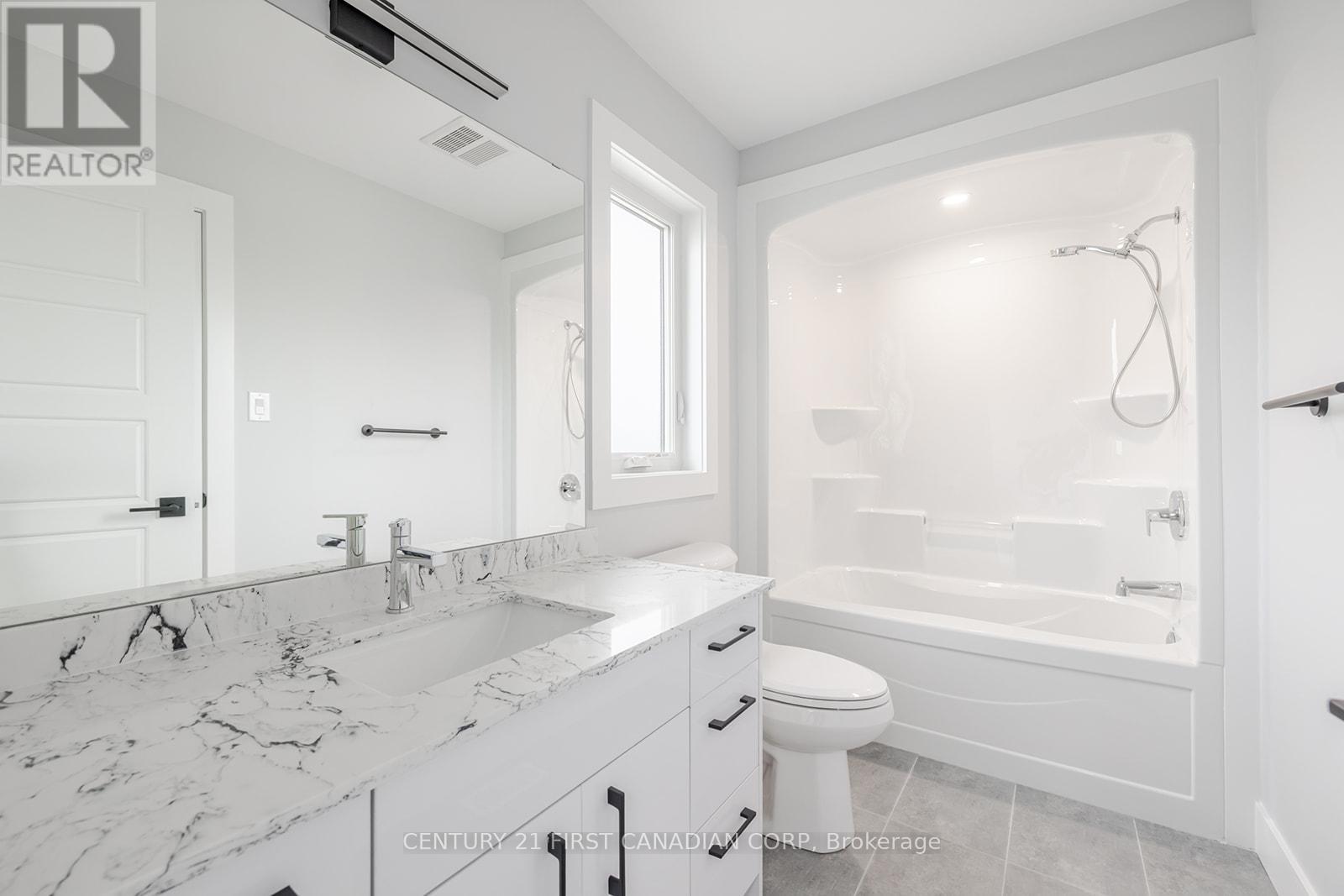 109 Ross Street, St. Thomas, Ontario  N5R 3X8 - Photo 12 - X12380813