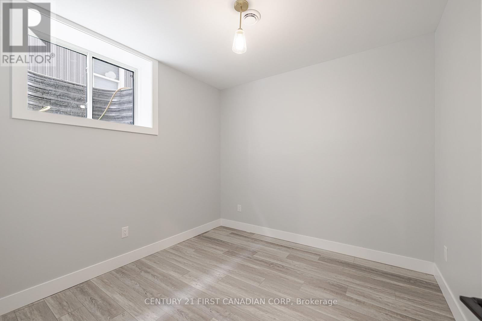 109 Ross Street, St. Thomas, Ontario  N5R 3X8 - Photo 20 - X12380813