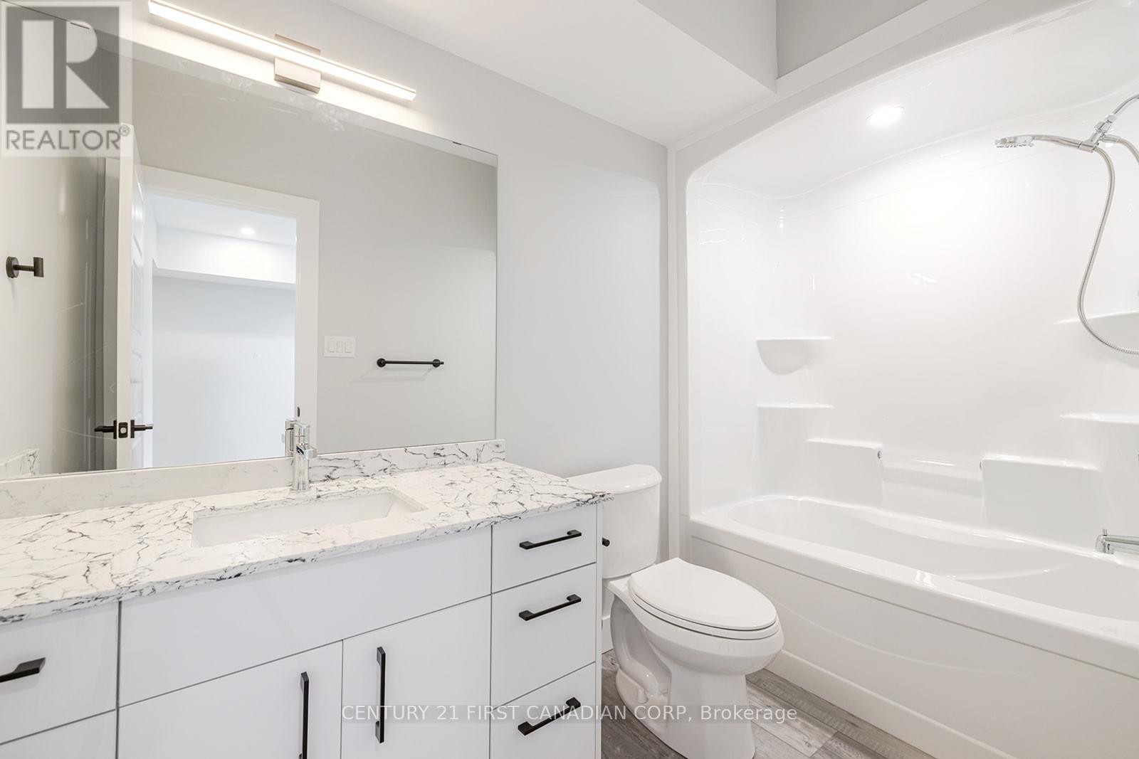 109 Ross Street, St. Thomas, Ontario  N5R 3X8 - Photo 25 - X12380813