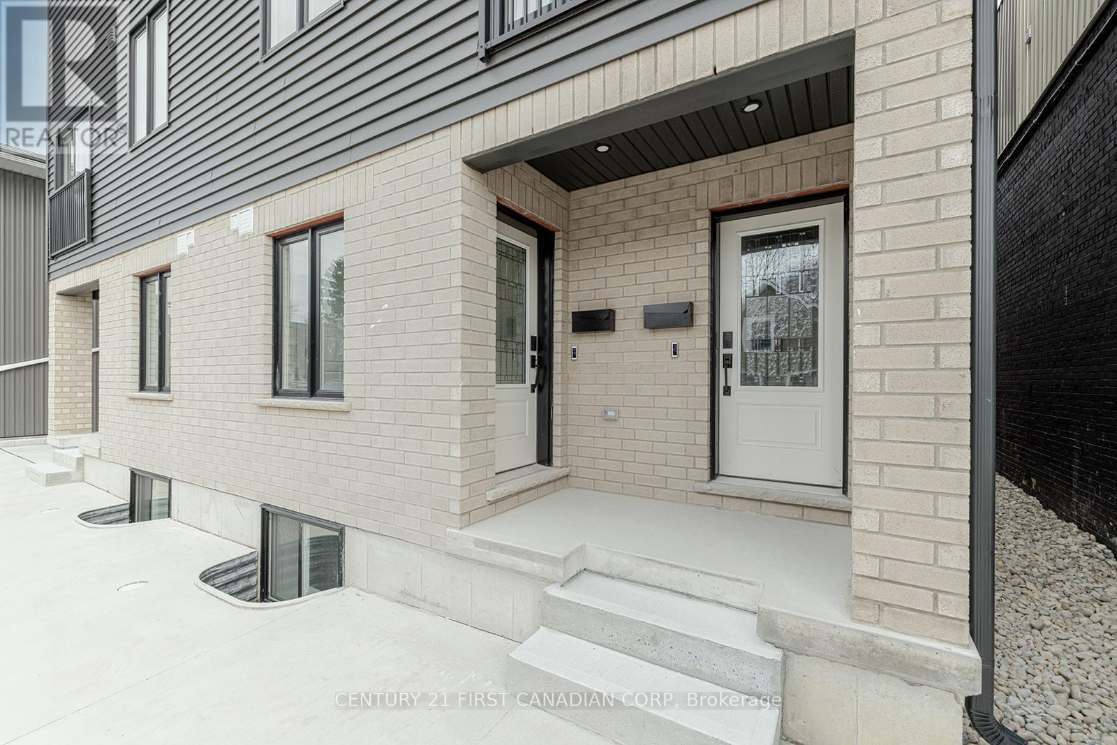 109 Ross Street, St. Thomas, Ontario  N5R 3X8 - Photo 3 - X12380813