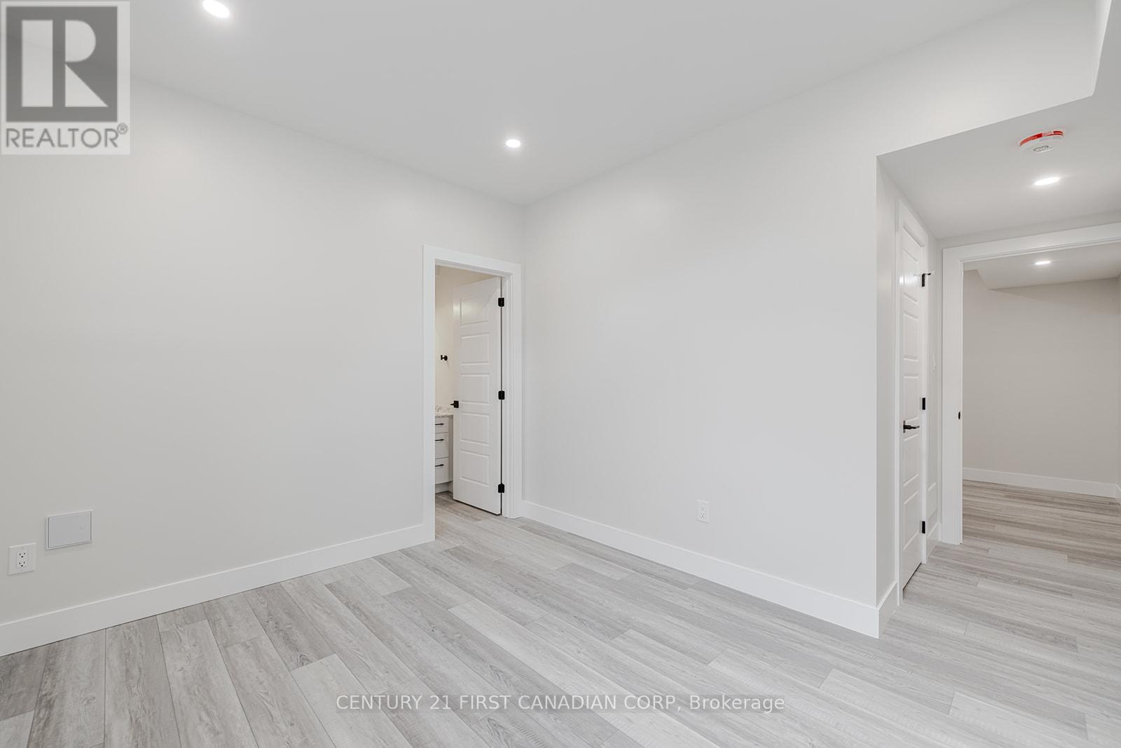 109 Ross Street, St. Thomas, Ontario  N5R 3X8 - Photo 32 - X12380813