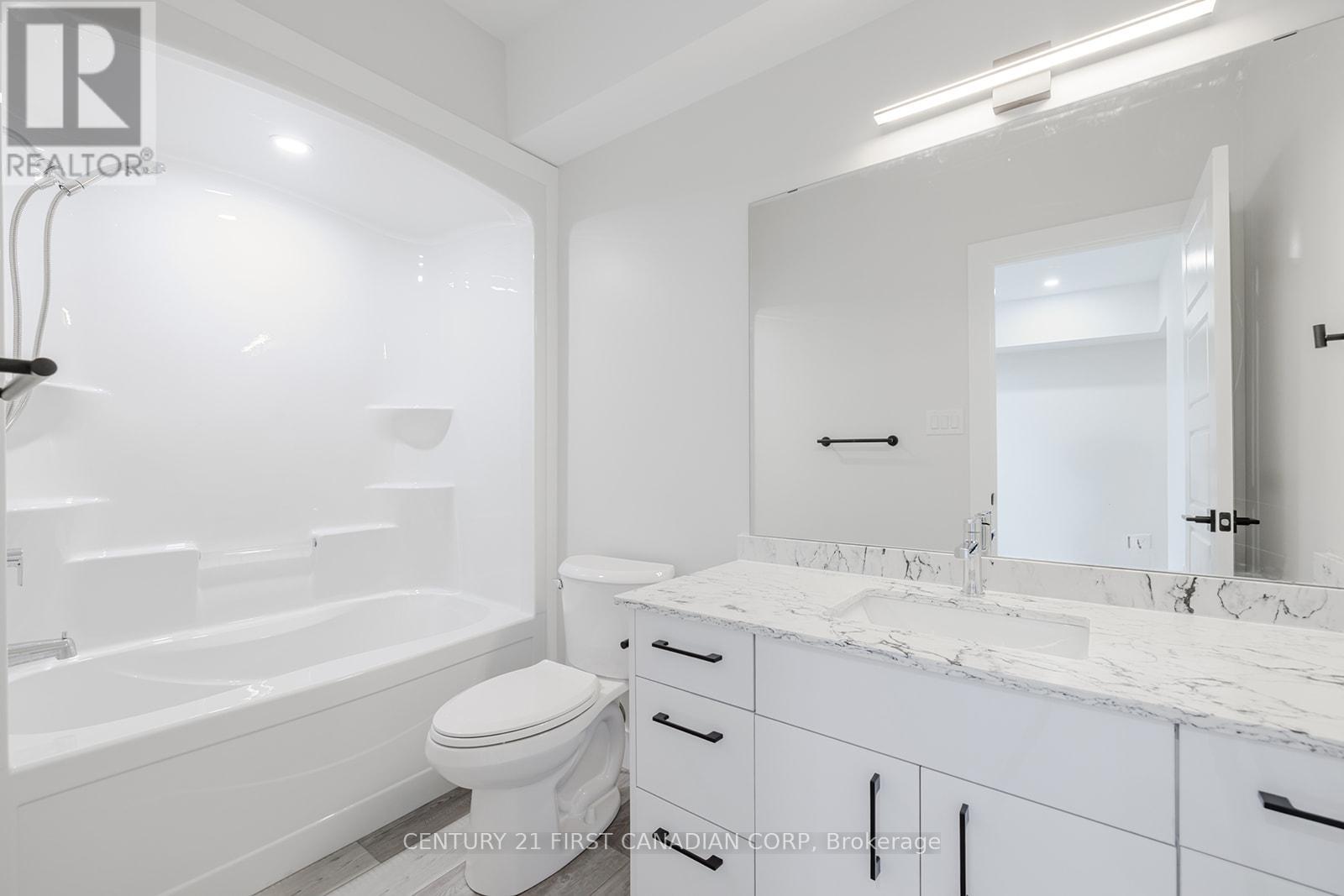 109 Ross Street, St. Thomas, Ontario  N5R 3X8 - Photo 34 - X12380813