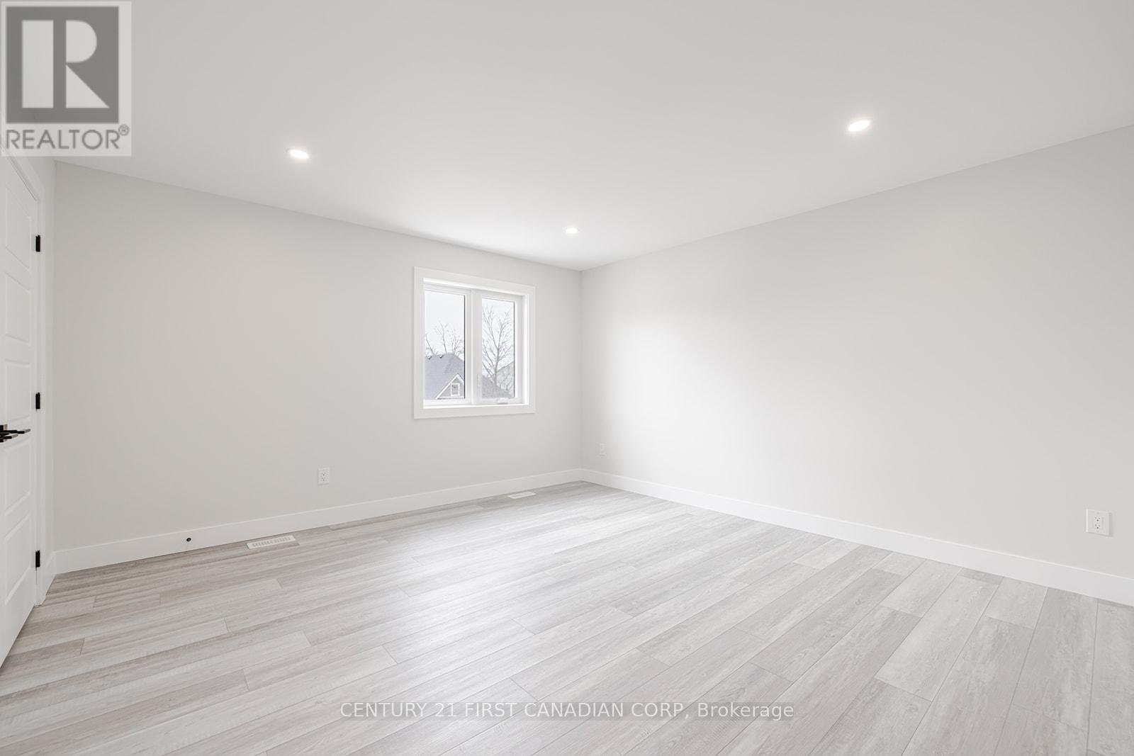 109 Ross Street, St. Thomas, Ontario  N5R 3X8 - Photo 43 - X12380813