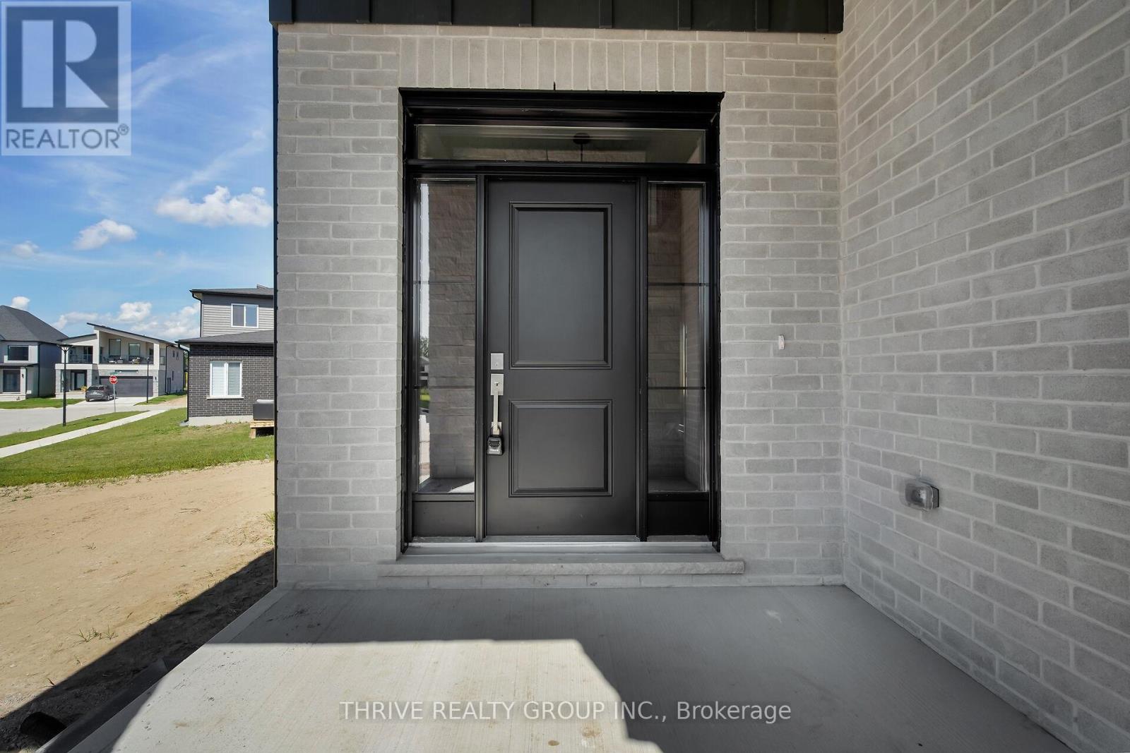 3843 Petalpath Way, London South, Ontario  N6P 1H5 - Photo 3 - X12380931