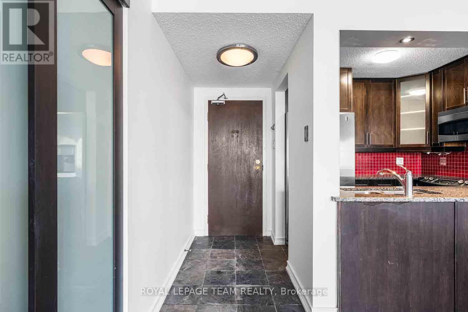 504 - 154 Nelson Street, Ottawa, Ontario  K1N 7R5 - Photo 8 - X12380744