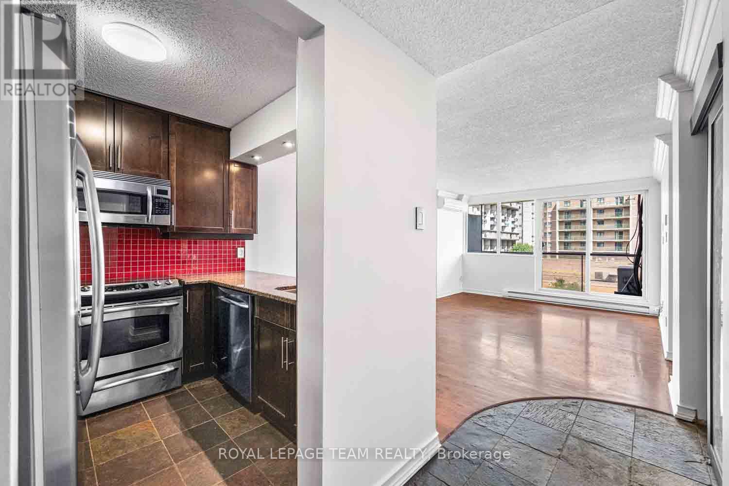 504 - 154 Nelson Street, Ottawa, Ontario  K1N 7R5 - Photo 9 - X12380744