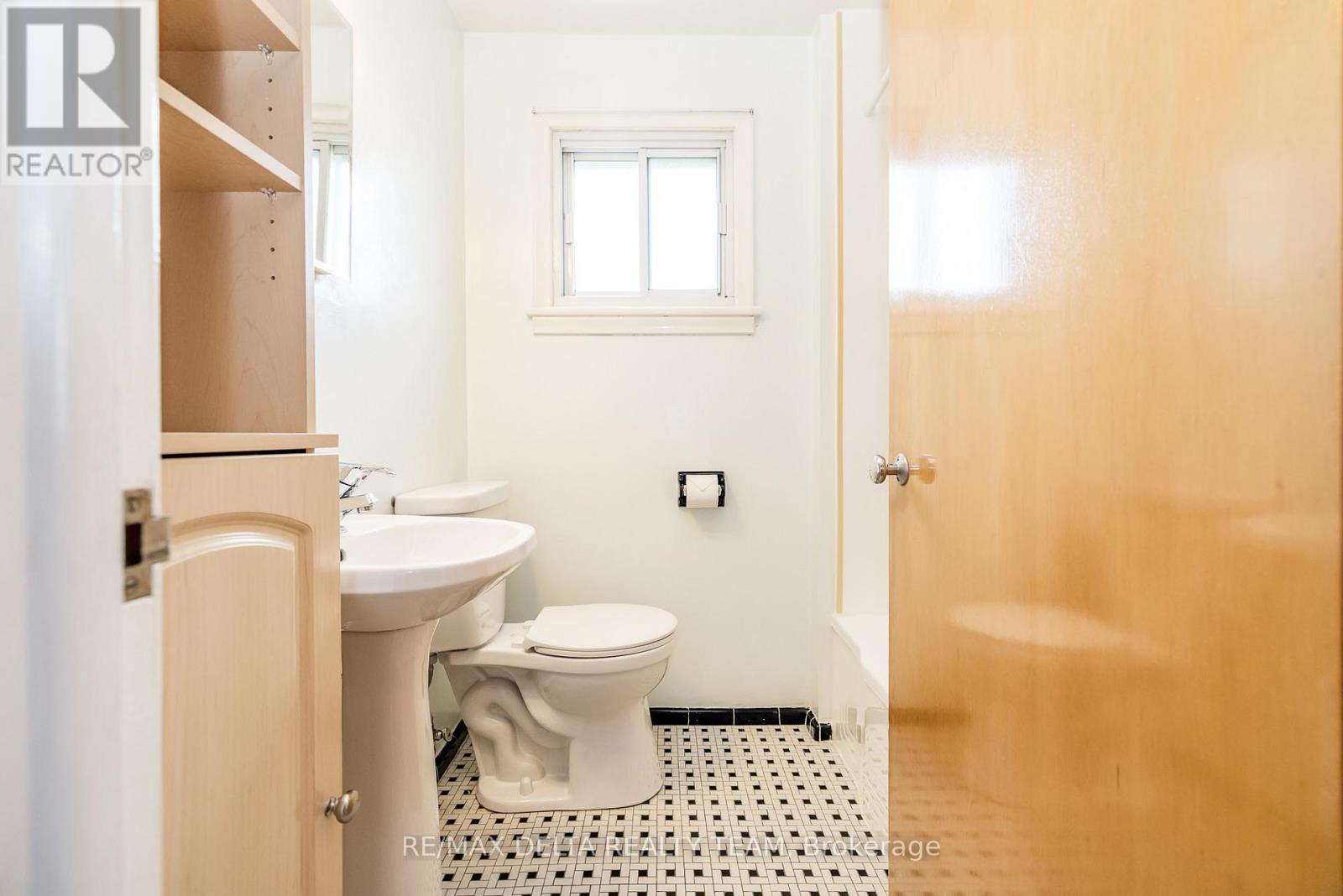 644 Browning Avenue, Ottawa, Ontario  K1G 0T9 - Photo 13 - X12380889
