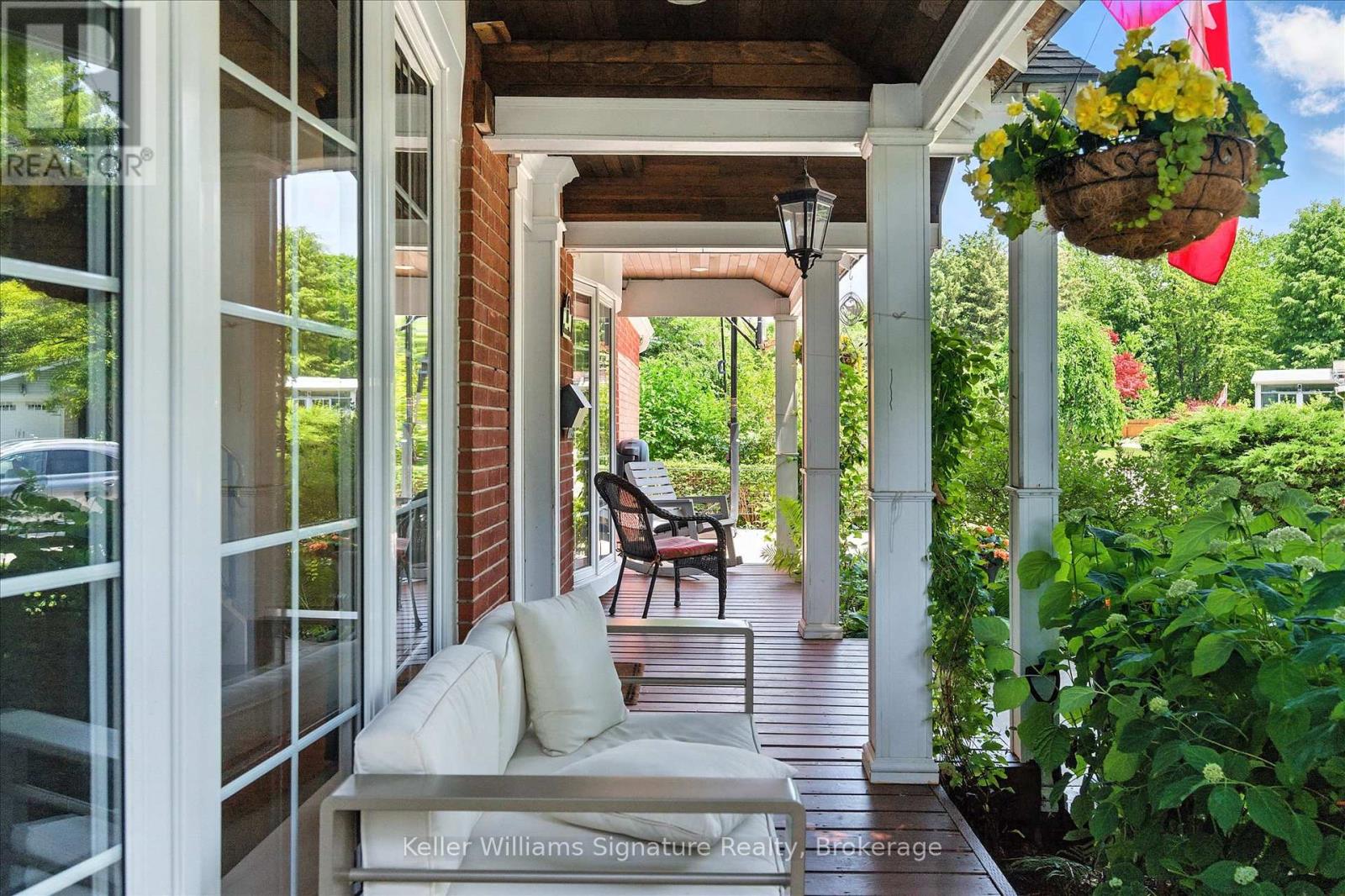 Property at 18 MOONGLOW PLACE image 2