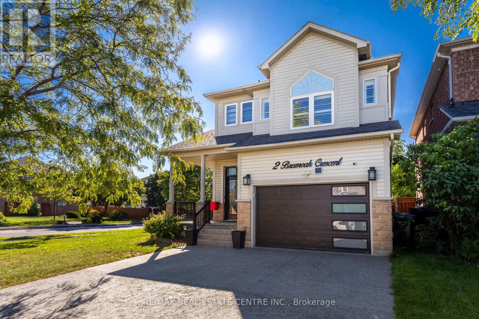 2 BRAMOAK CRESCENT, Brampton, Ontario