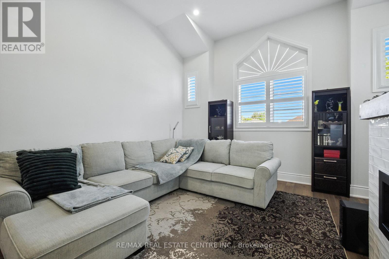 2 Bramoak Crescent, Brampton, Ontario  L7A 1T7 - Photo 21 - W12377399