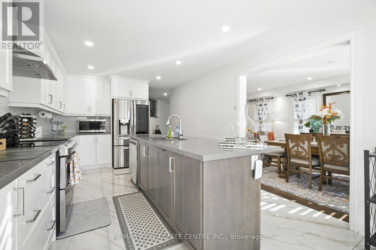 2 Bramoak Crescent, Brampton, Ontario  L7A 1T7 - Photo 13 - W12377399