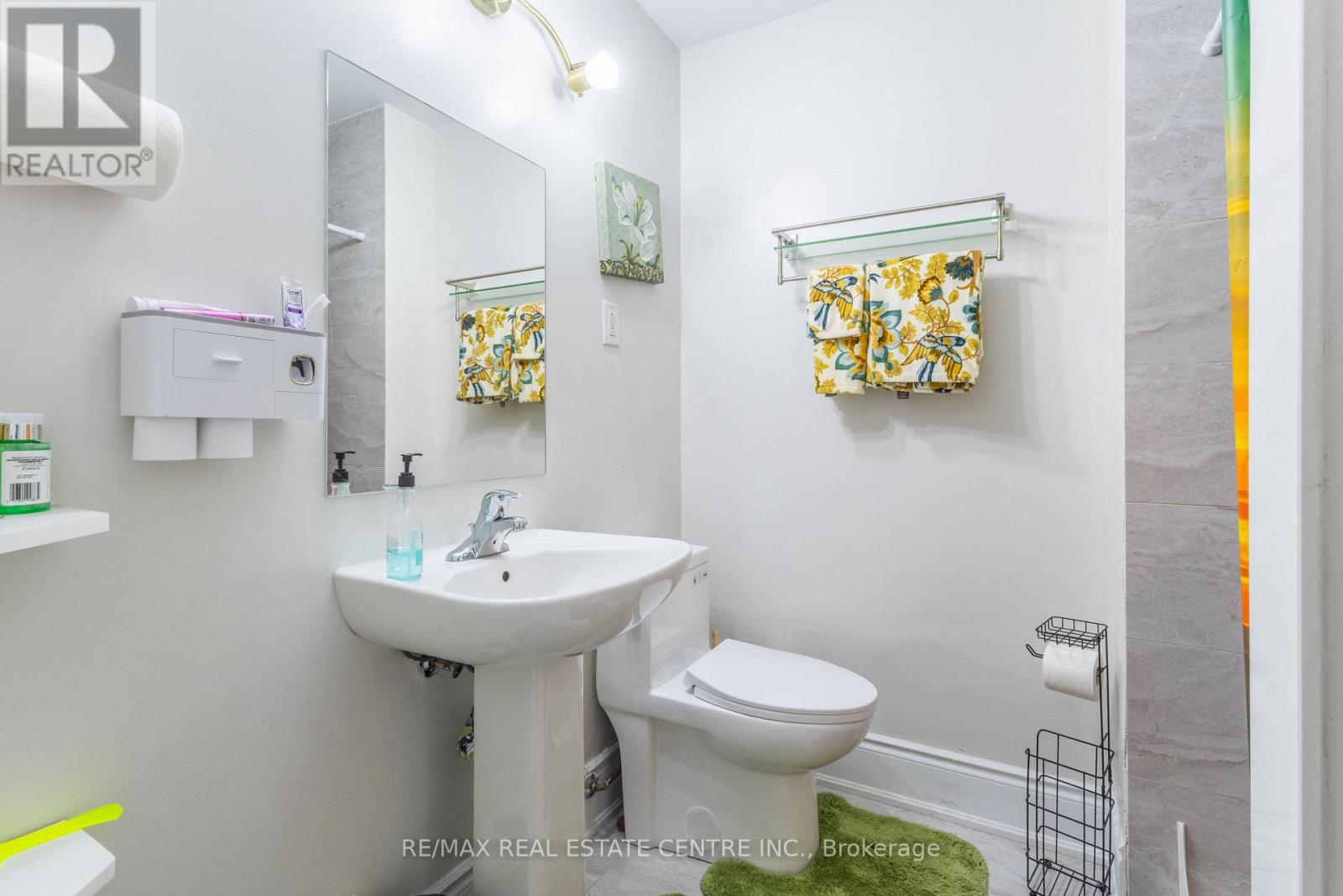 2 Bramoak Crescent, Brampton, Ontario  L7A 1T7 - Photo 39 - W12377399