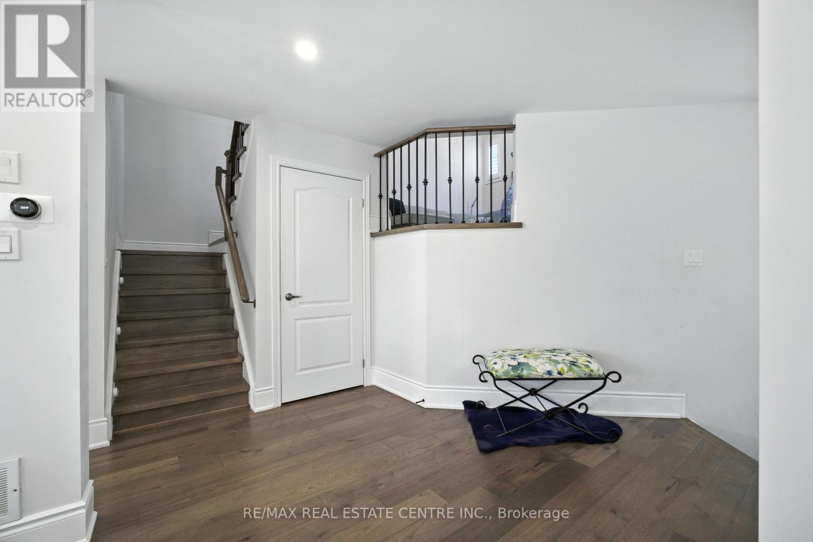 2 Bramoak Crescent, Brampton, Ontario  L7A 1T7 - Photo 5 - W12377399