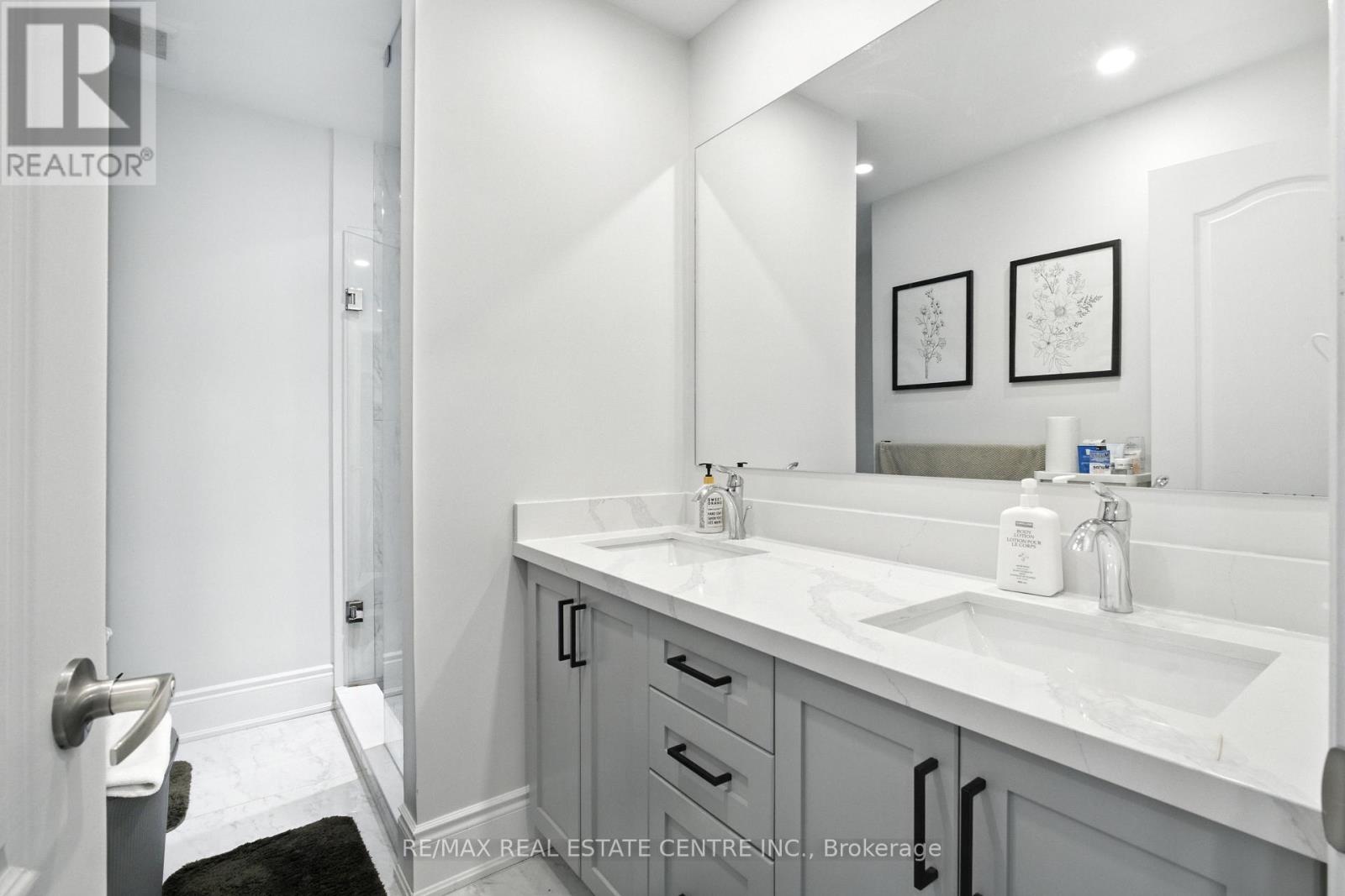 2 Bramoak Crescent, Brampton, Ontario  L7A 1T7 - Photo 31 - W12377399