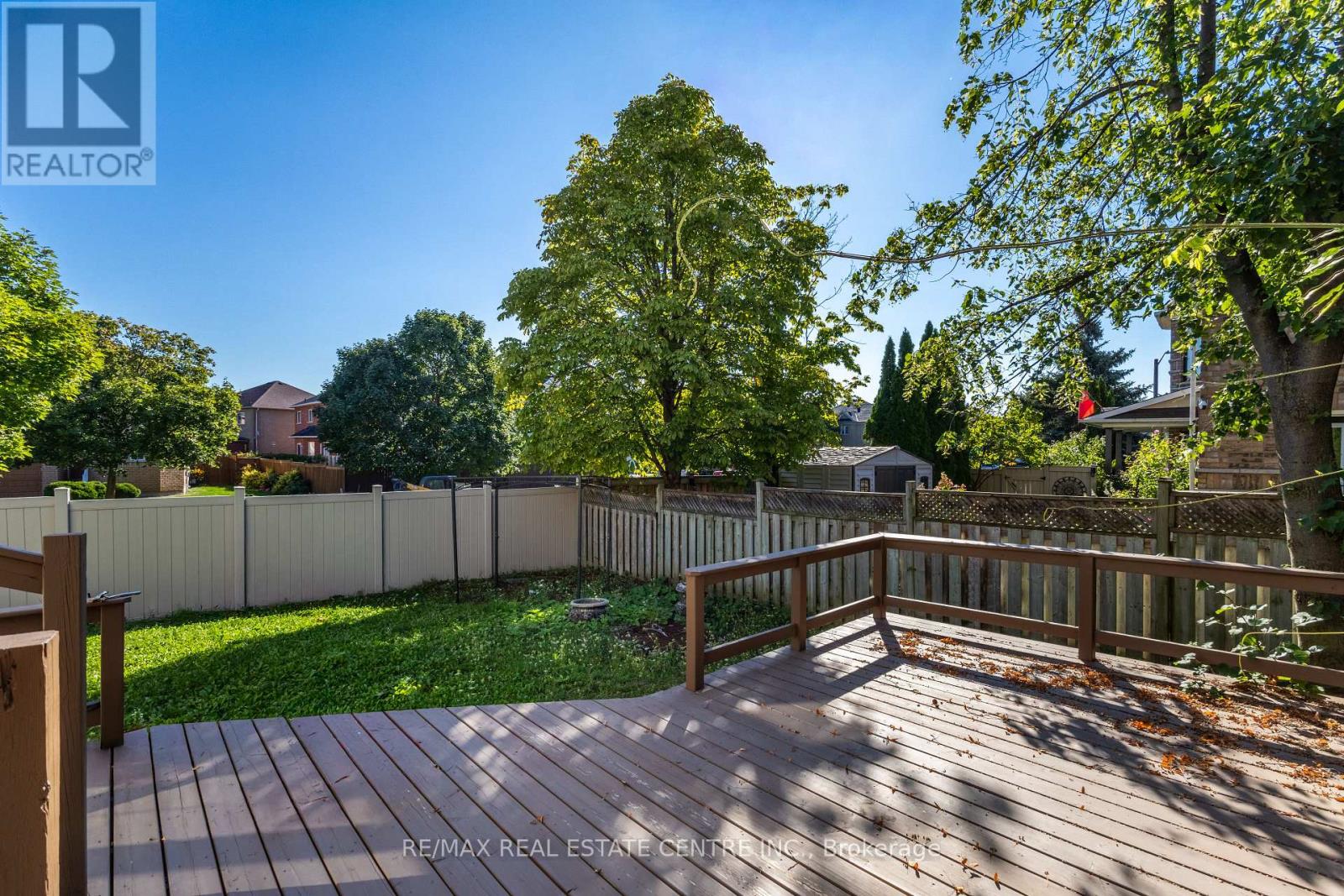 2 Bramoak Crescent, Brampton, Ontario  L7A 1T7 - Photo 48 - W12377399