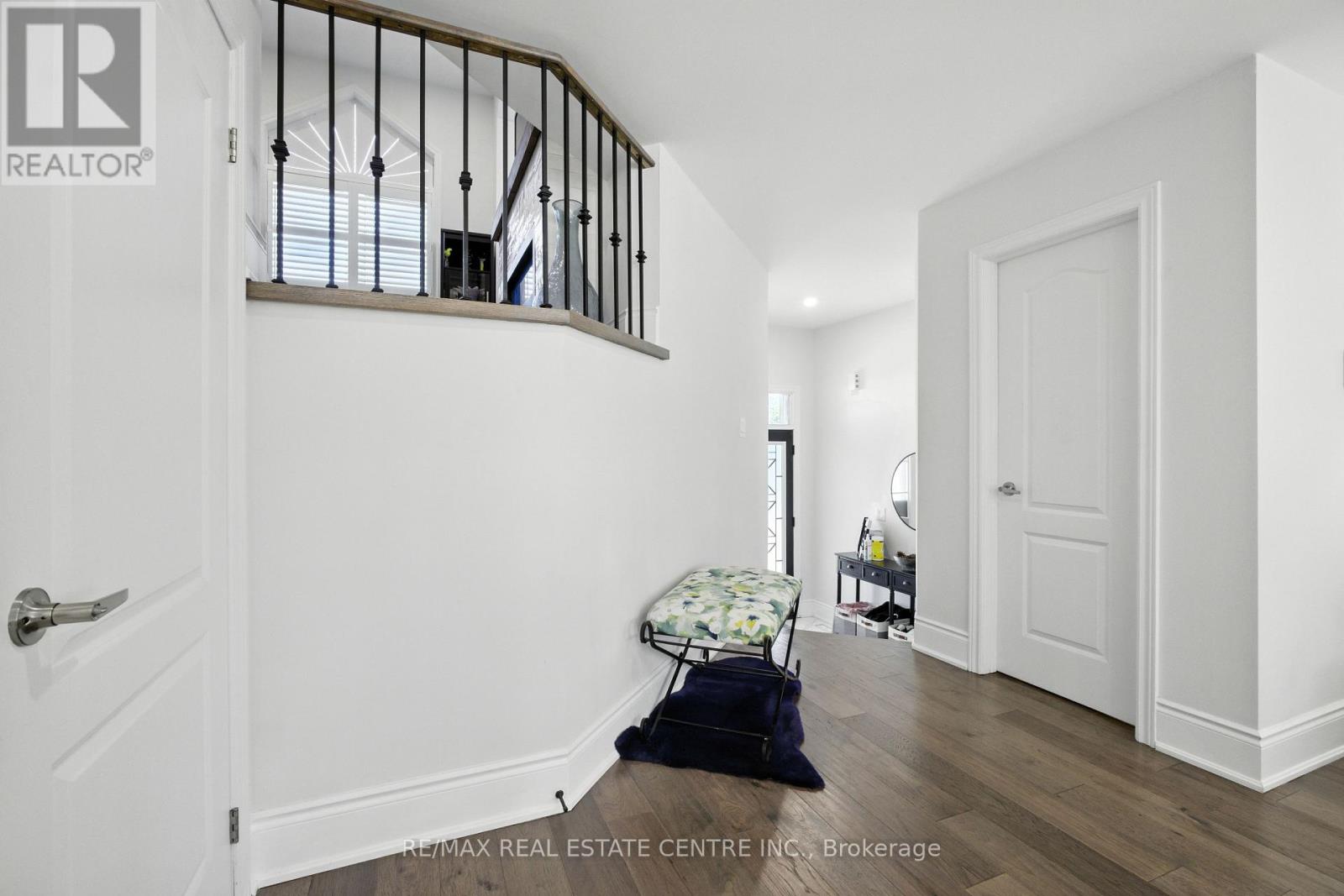 2 Bramoak Crescent, Brampton, Ontario  L7A 1T7 - Photo 6 - W12377399